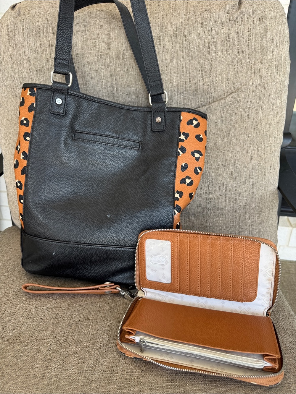 Thirty one Black Tote with Tan Leopard Panels and Matching Wristlet. - Picture 2 of 5